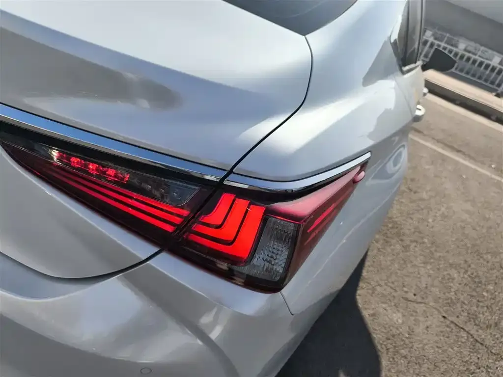 Lexus ES 2023 из CN, фото 3