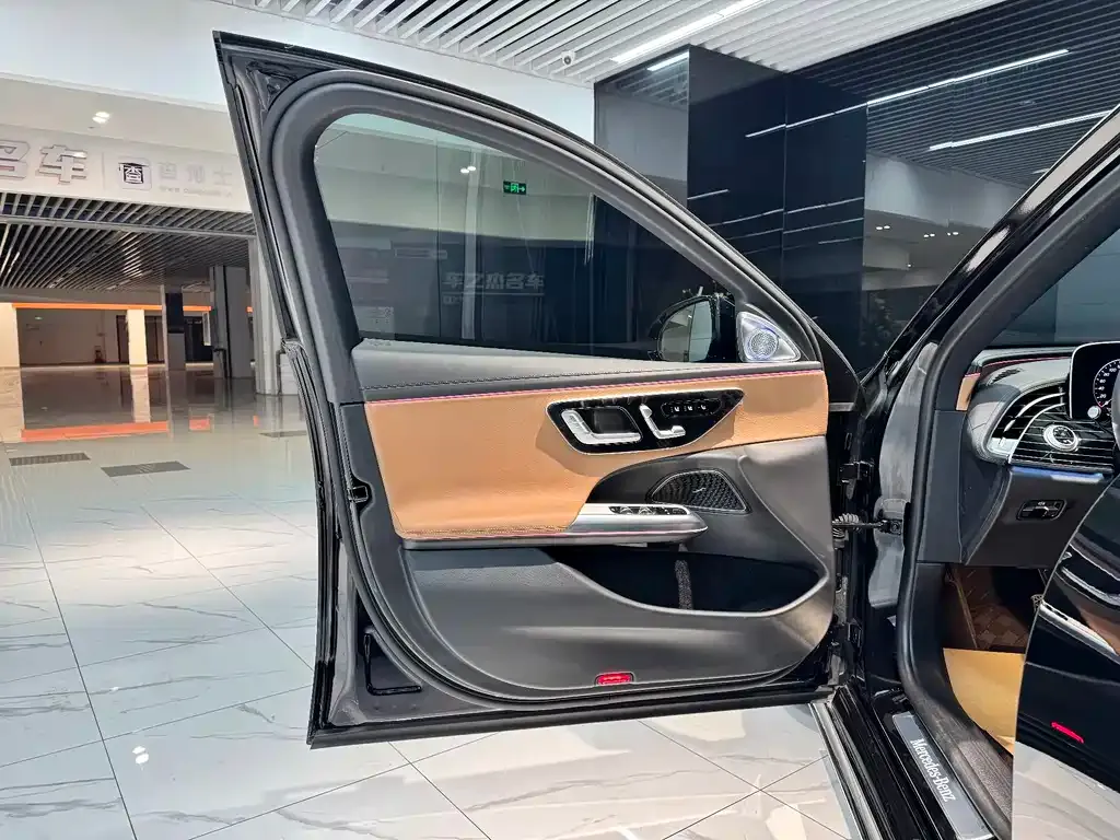 Mercedes-Benz E-Class 2025 из CN, фото 5