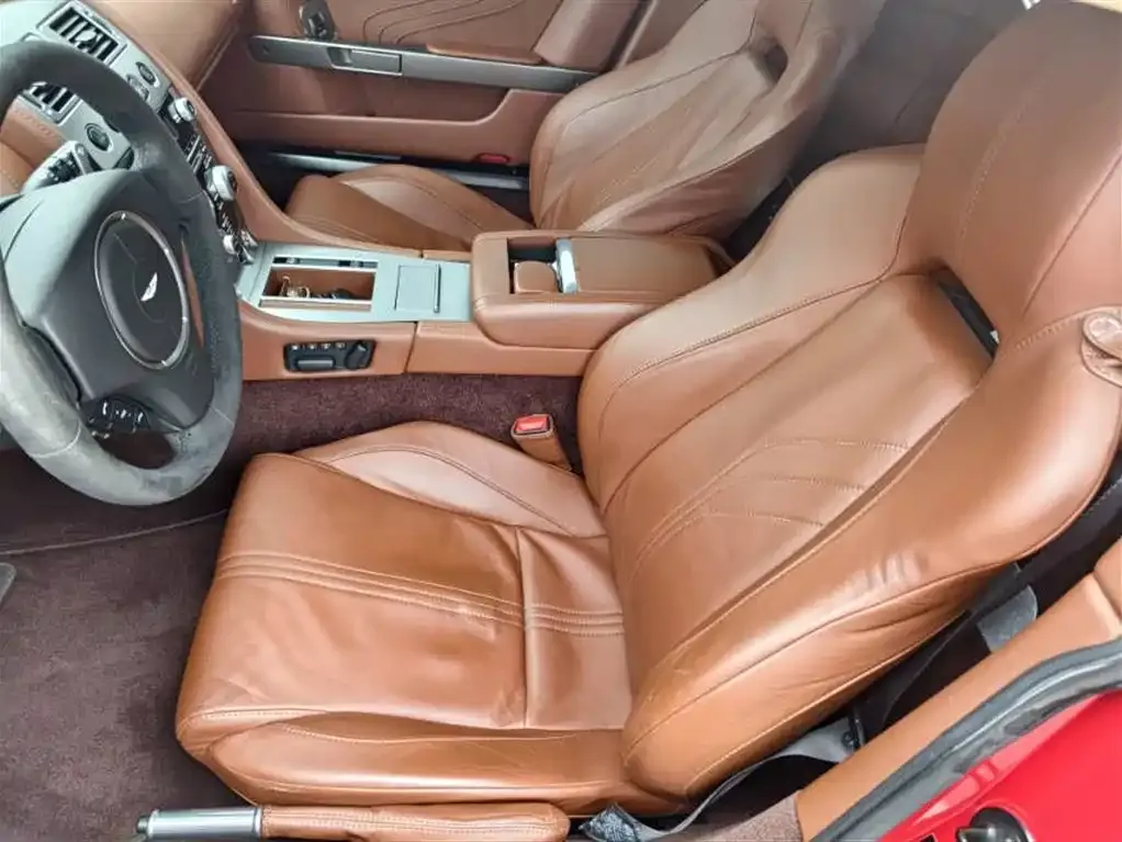 Aston Martin V8 Vantage 2021 из CN, фото 5