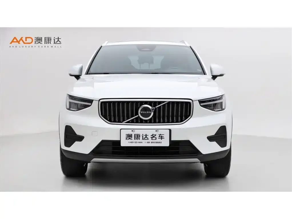 Volvo XC40 — фото 2