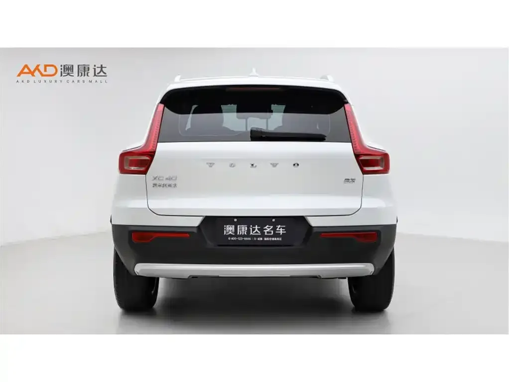 Volvo XC40 — фото 4