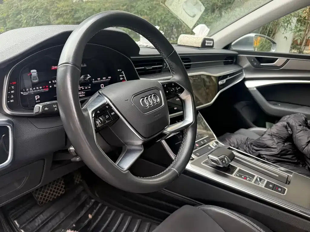 Audi A7L 2024 из CN, фото 2