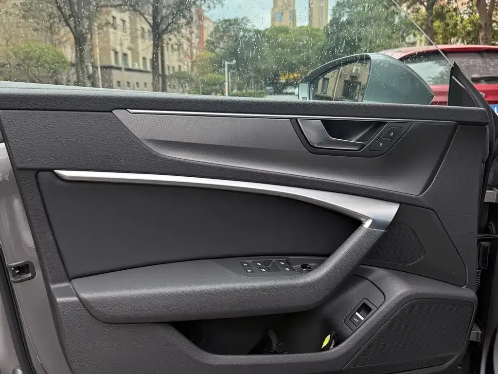 Audi A7L 2024 из CN, фото 10