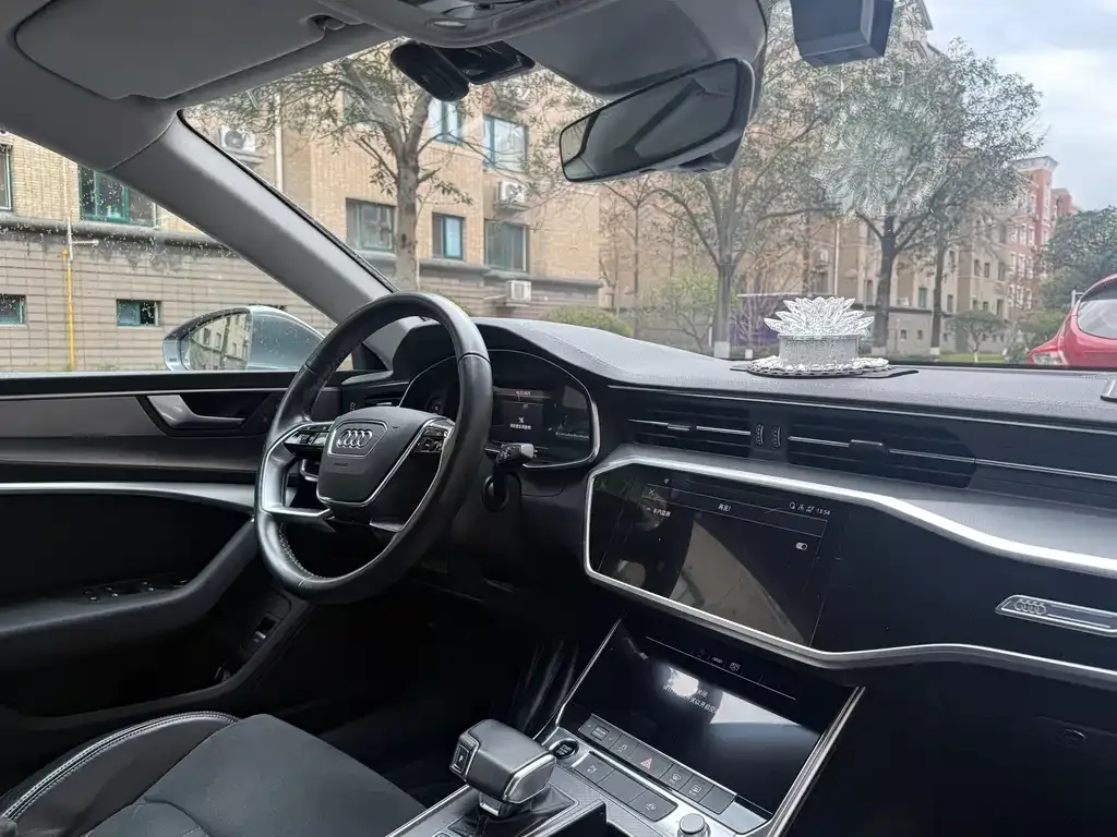 Audi A7L 2024 из CN, фото 5