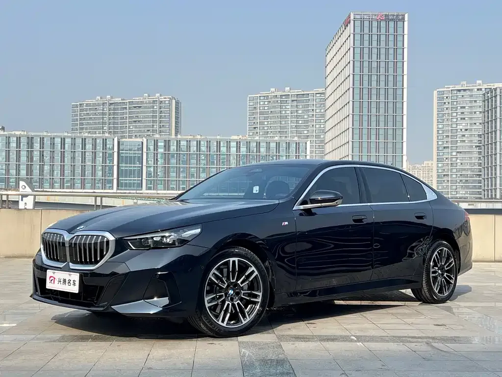 BMW 5 Series 2025 из CN, фото 1