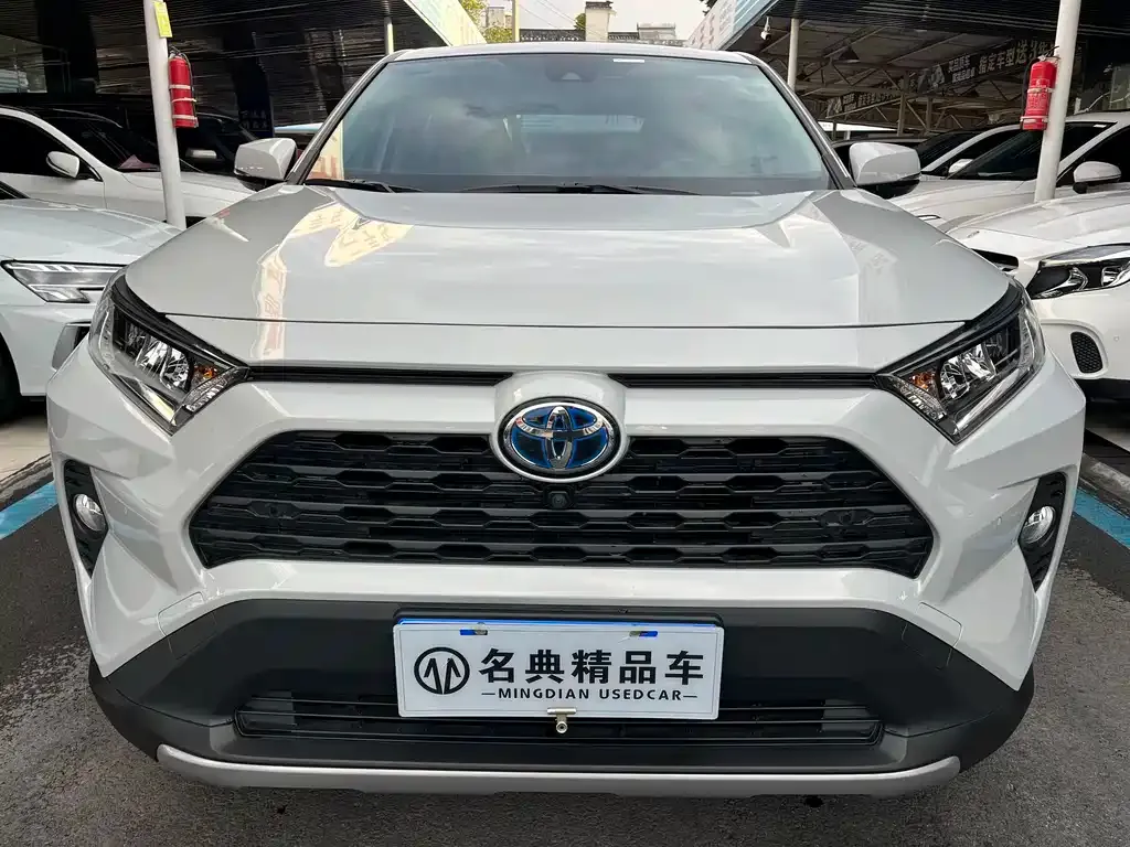 Toyota RAV4 — фото 9