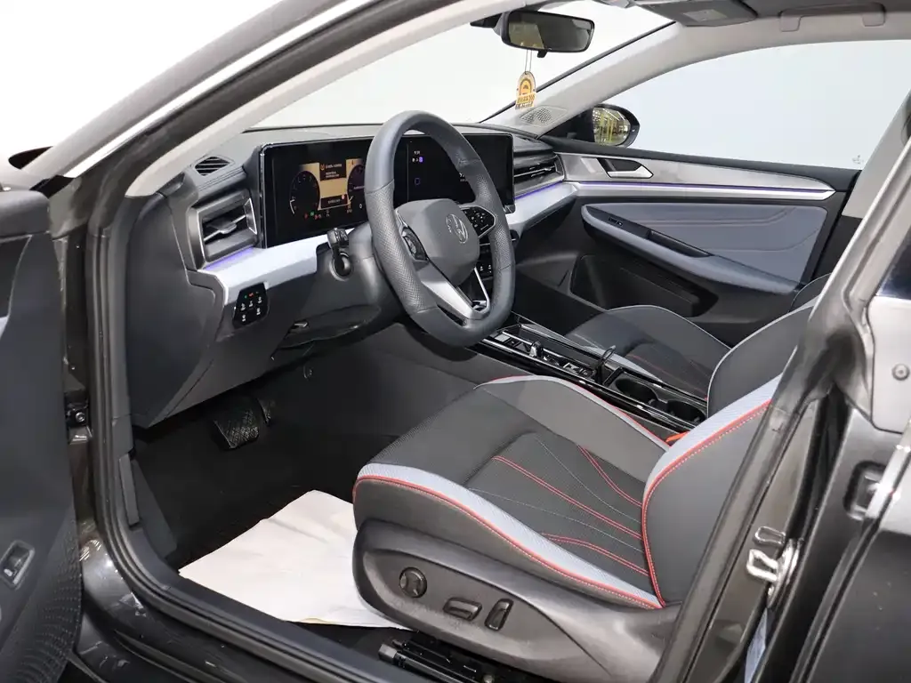 Volkswagen Lamando 2023 из CN, фото 10