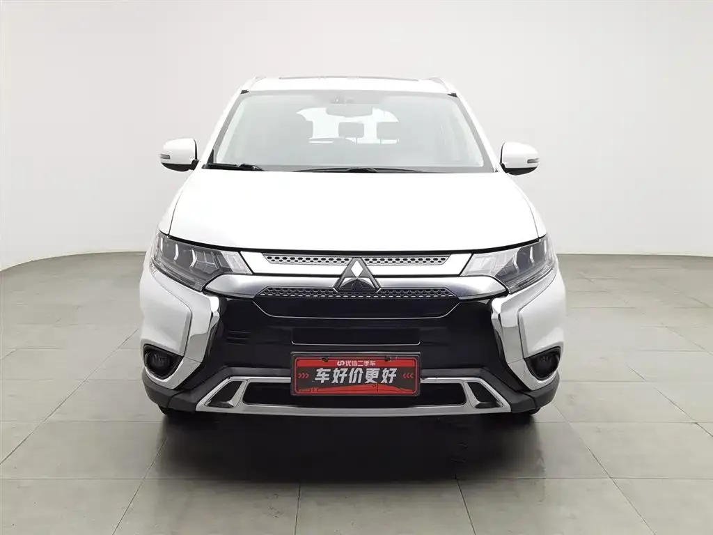 Mitsubishi Outlander — фото 9