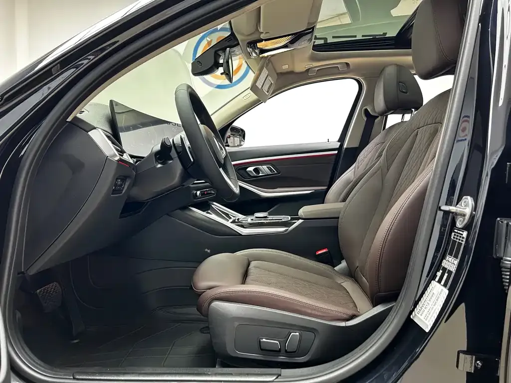 BMW 3 Series 2024 из CN, фото 9