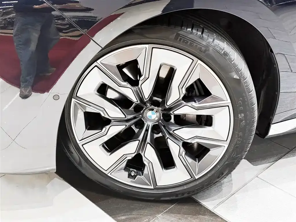 BMW 7 Series 2024 из CN, фото 3