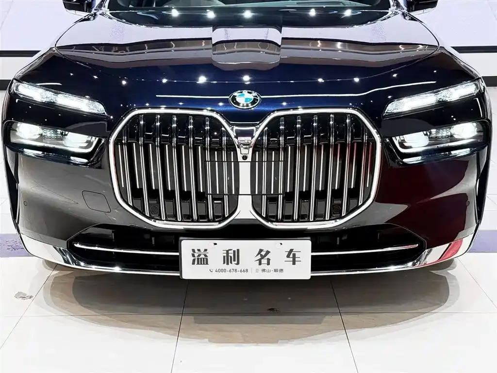 BMW 7 Series 2024 из CN, фото 9