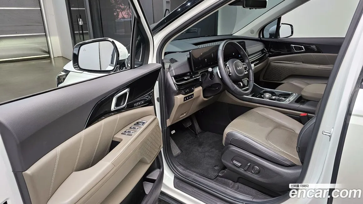 Kia Carnival — фото 10