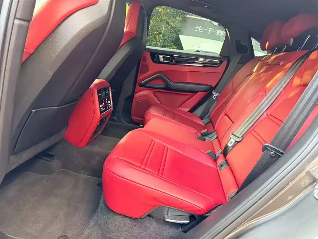Porsche Cayenne Hybrid 2021 из CN, фото 2