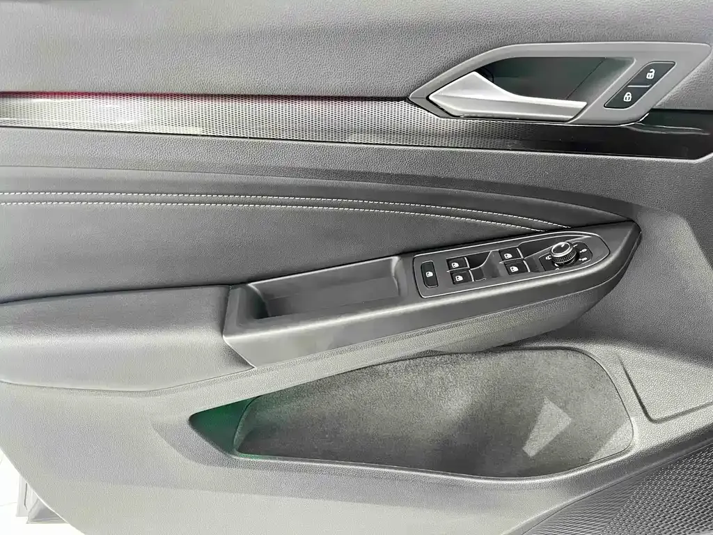 Volkswagen Golf 2022 из CN, фото 7