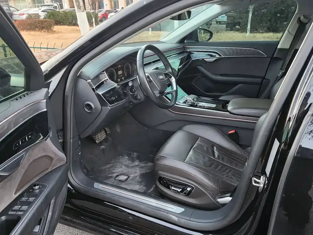 Audi A8 2024 из CN, фото 3