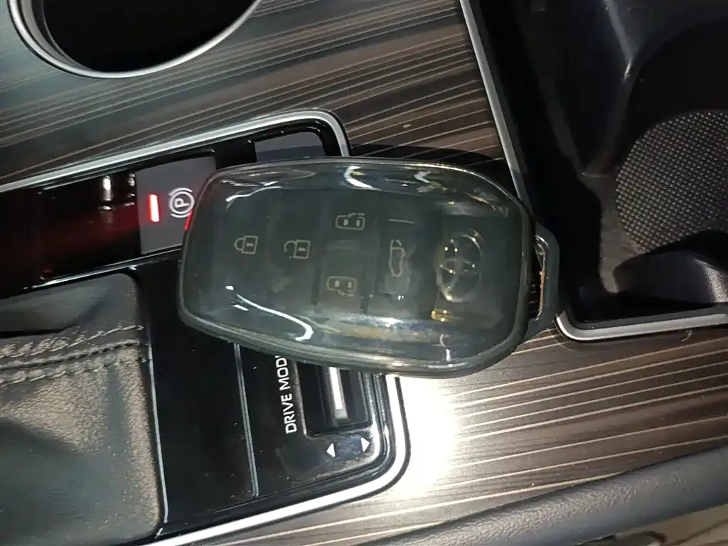 Toyota Sienna 2024 из CN, фото 9
