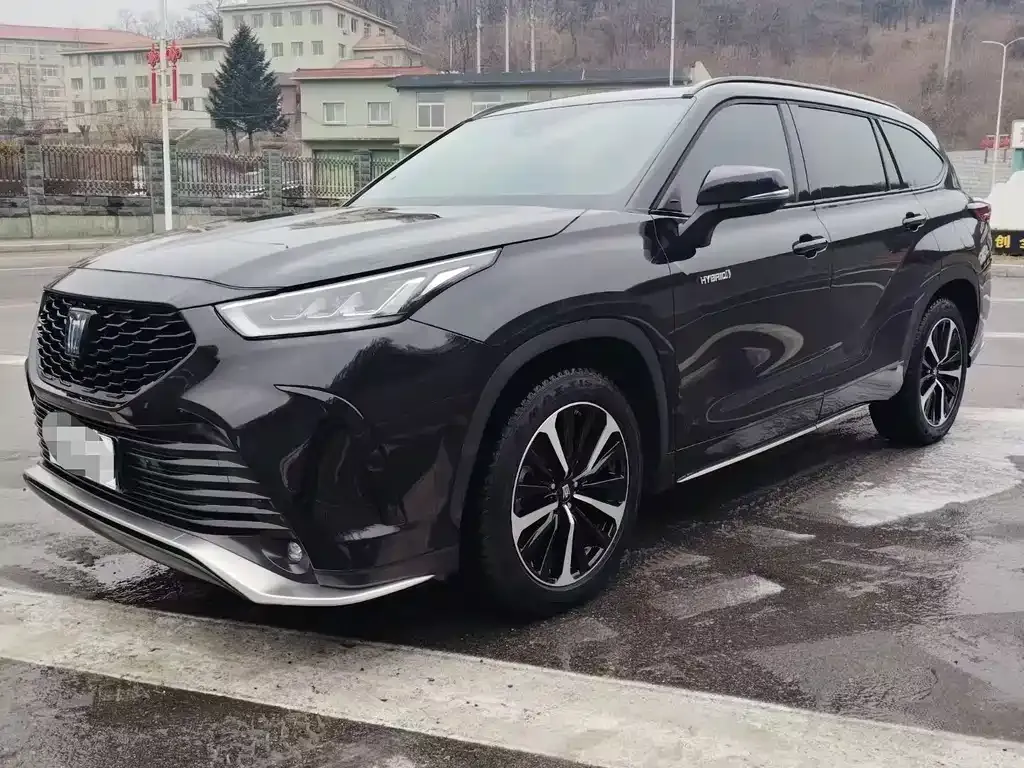 Toyota Crown Kluger 2024 из CN, фото 1