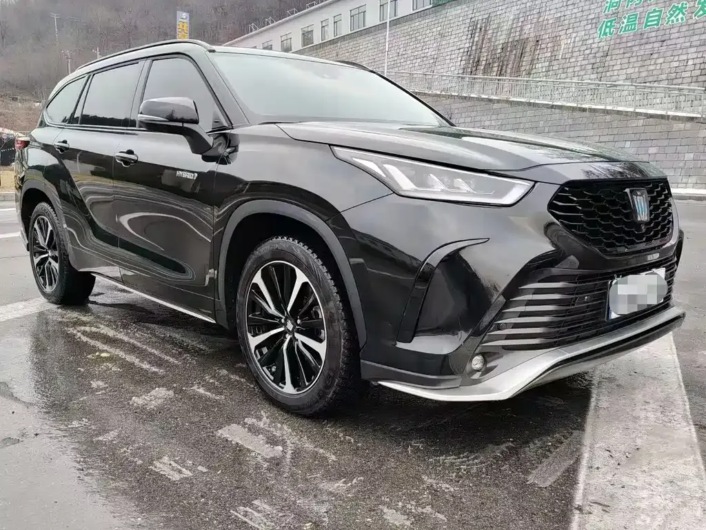 Toyota Crown Kluger 2024 из CN, фото 6