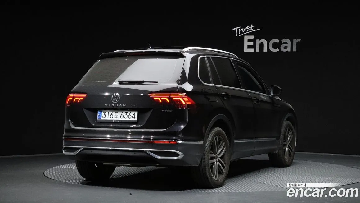 Volkswagen Tiguan — фото 7