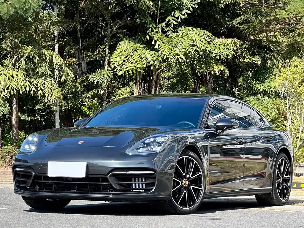 Porsche Panamera — фото 1