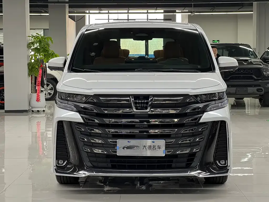 Toyota Vellfire — фото 7