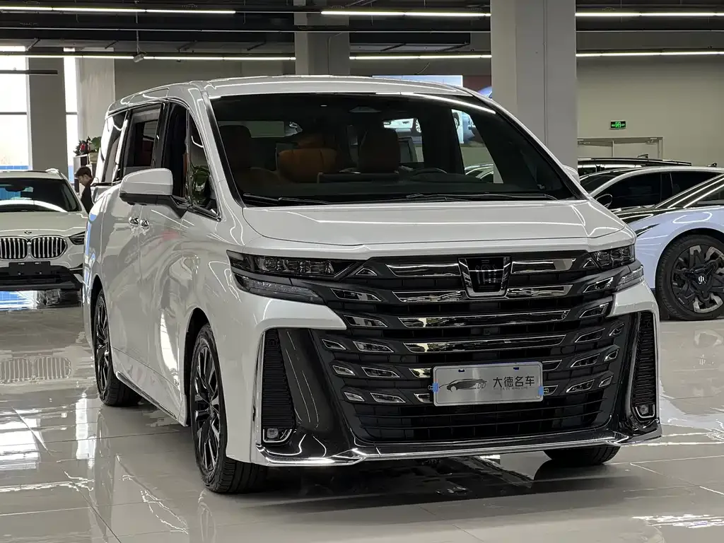 Toyota Vellfire — фото 8