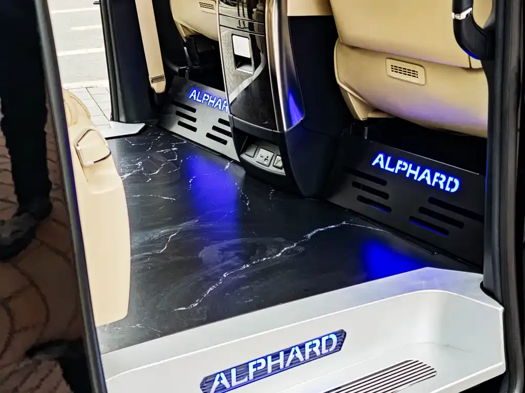Toyota Alphard 2021 из CN, фото 4