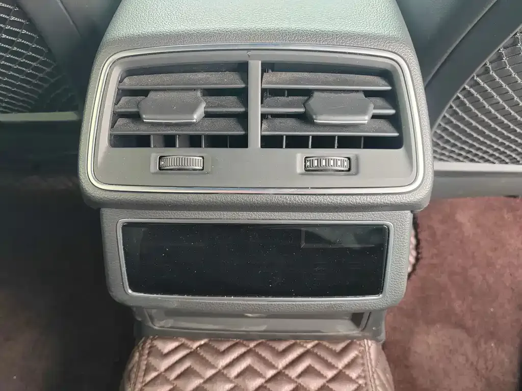 Audi A6L 2022 из CN, фото 10