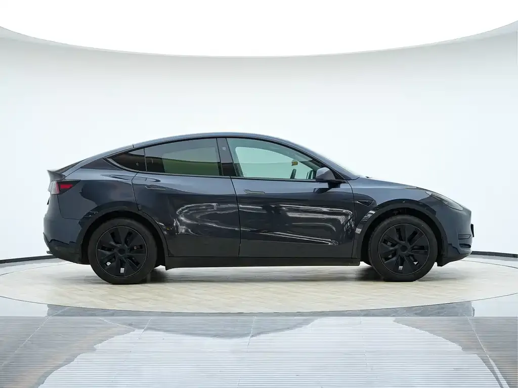 Tesla Model Y 2024 из CN, фото 3