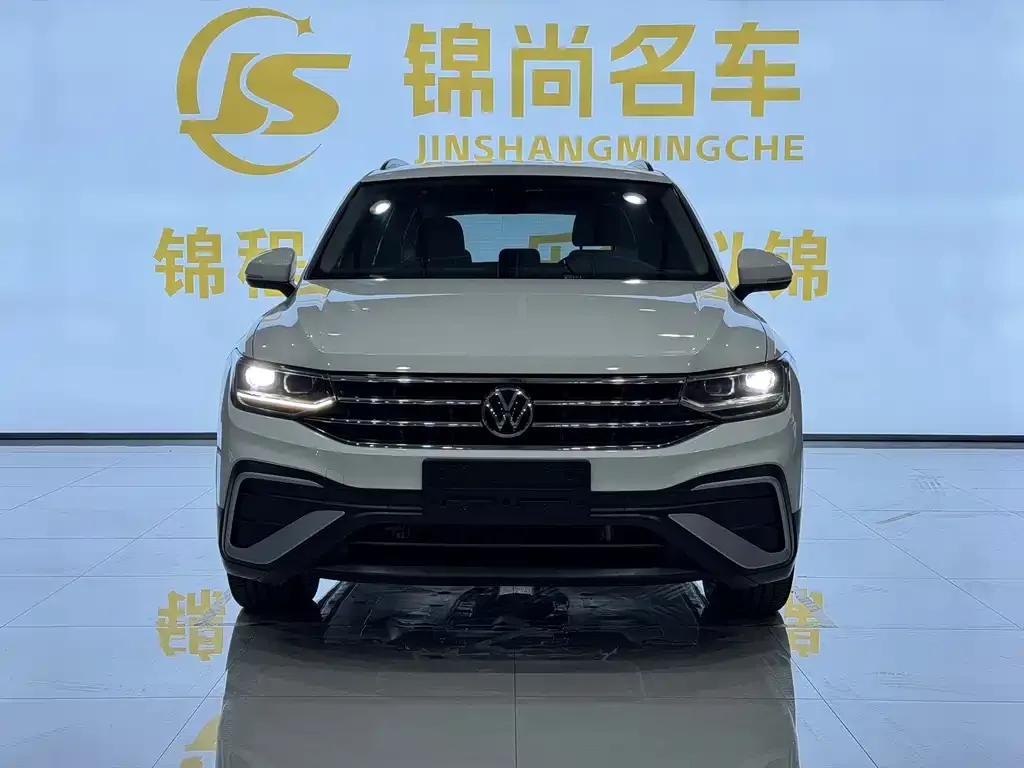 Volkswagen Tiguan L — фото 3