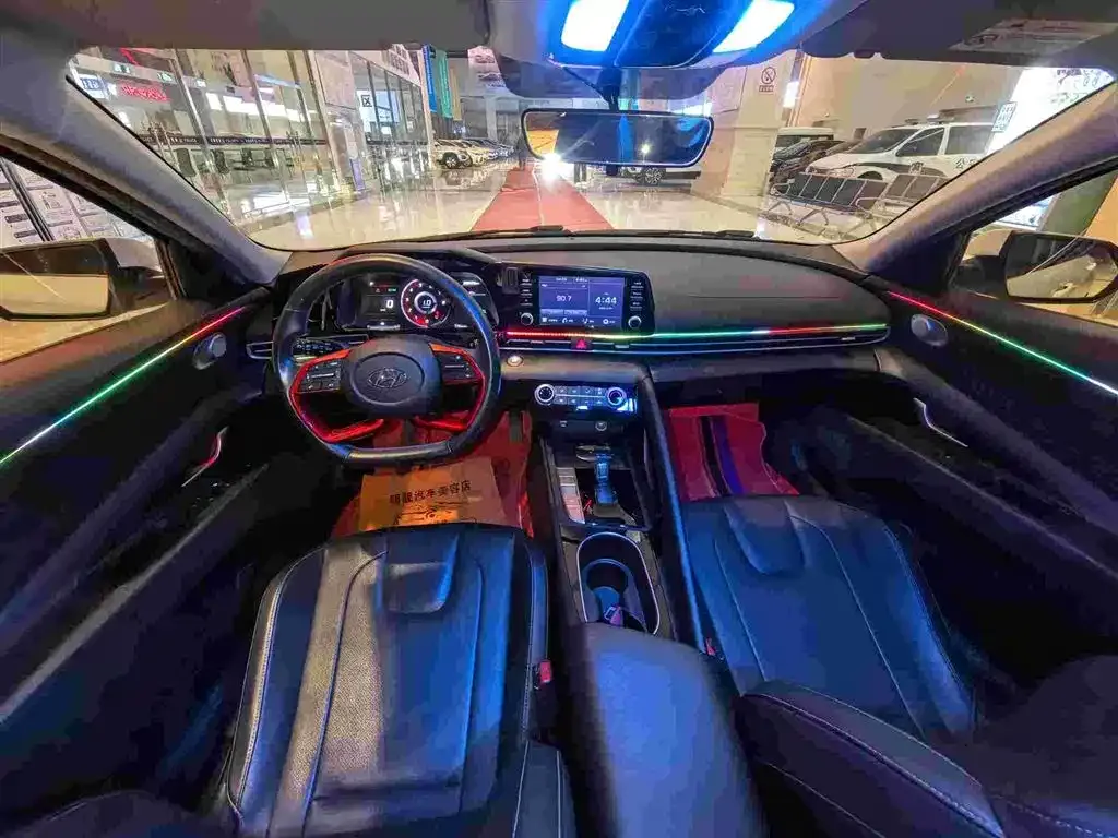 Hyundai Elantra — фото 8