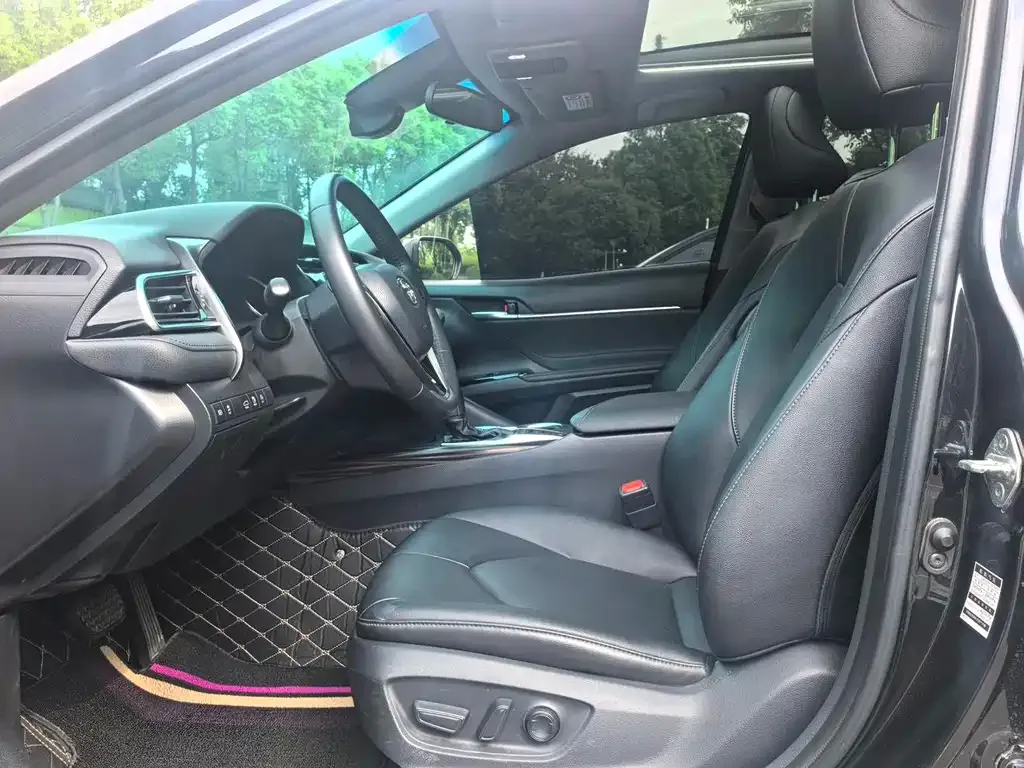 Toyota Camry 2023 из CN, фото 2