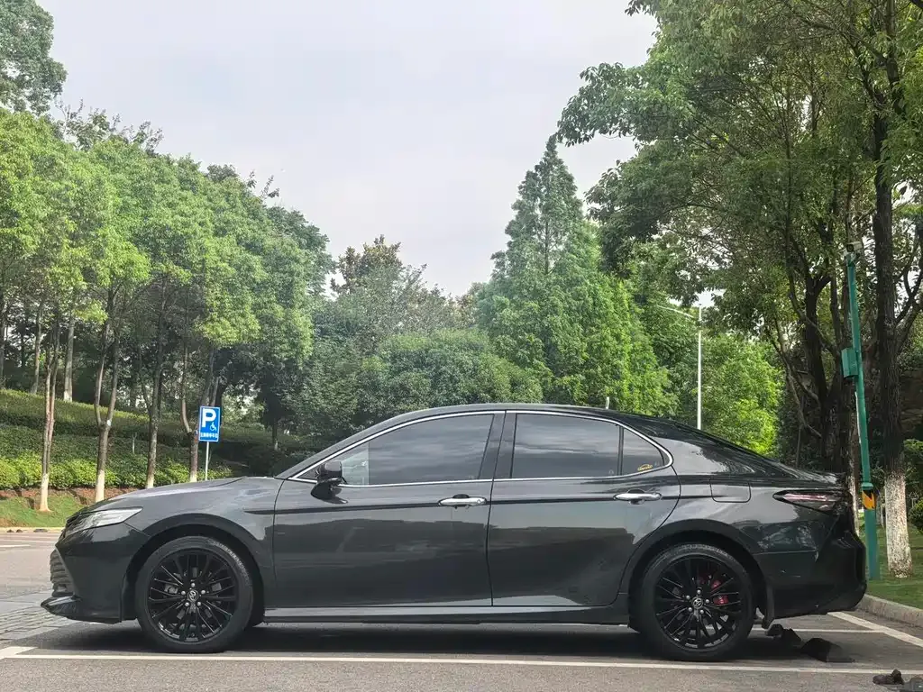 Toyota Camry 2023 из CN, фото 9