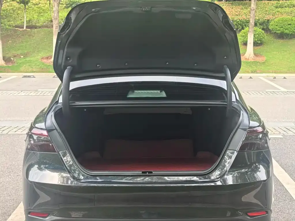 Toyota Camry 2023 из CN, фото 3