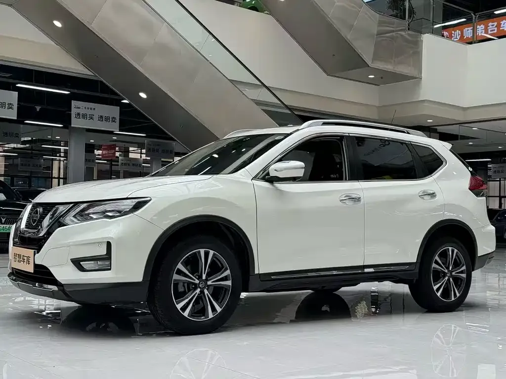 Nissan X-Trail 2021 из CN, фото 1