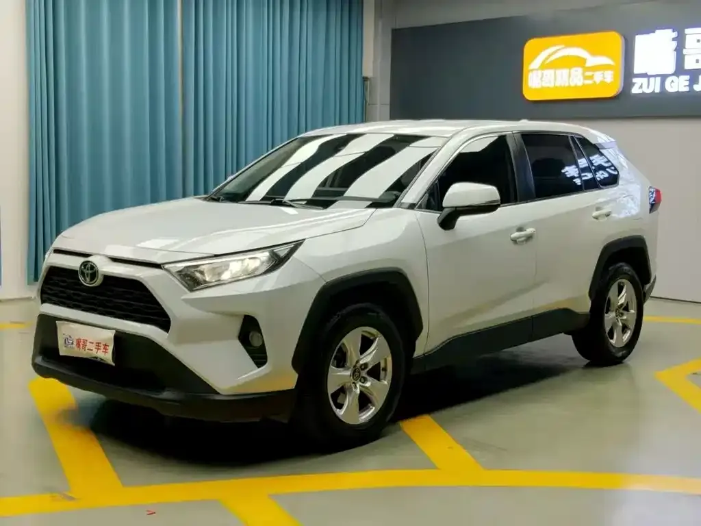 Toyota RAV4 2022 из CN, фото 1