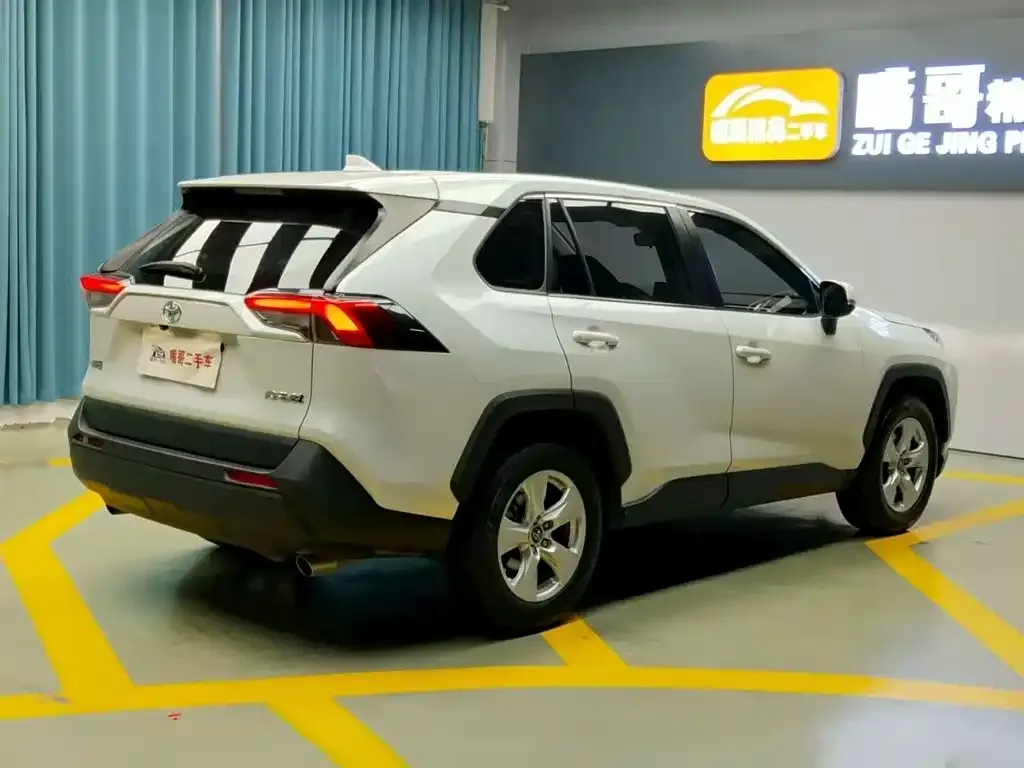 Toyota RAV4 2022 из CN, фото 7