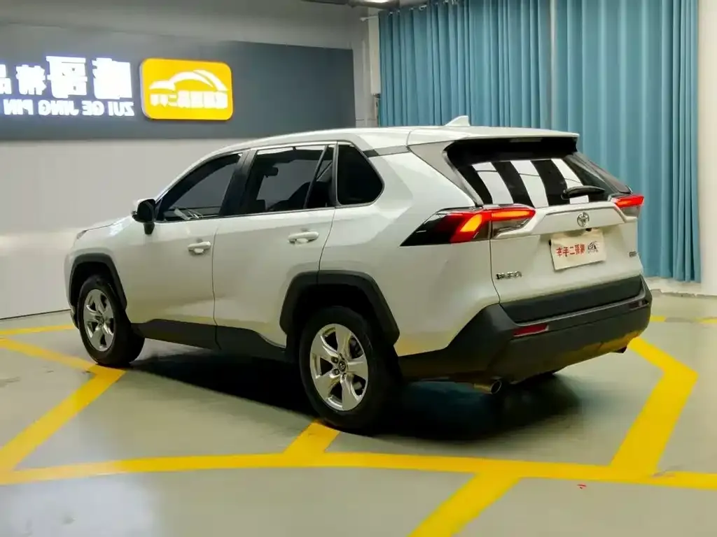 Toyota RAV4 2022 из CN, фото 9