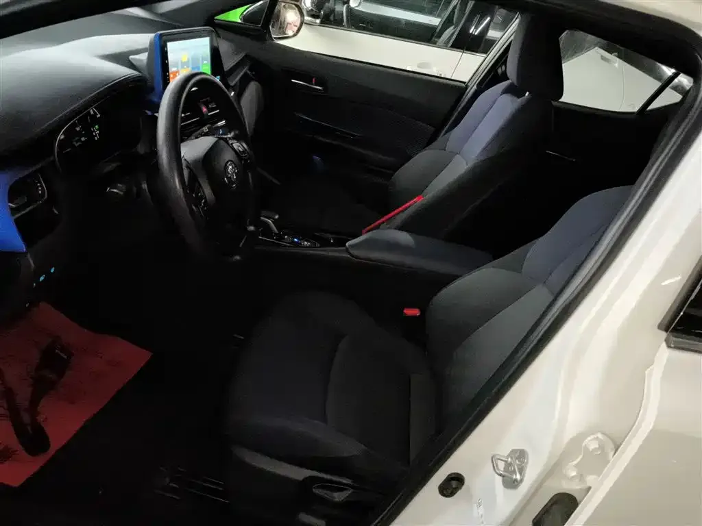 Toyota C-HR EV 2021 из CN, фото 7