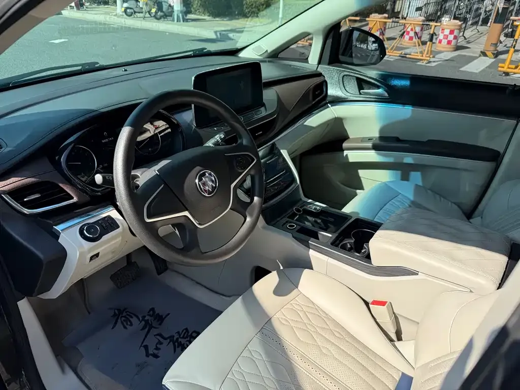 Buick GL8 2022 из CN, фото 3