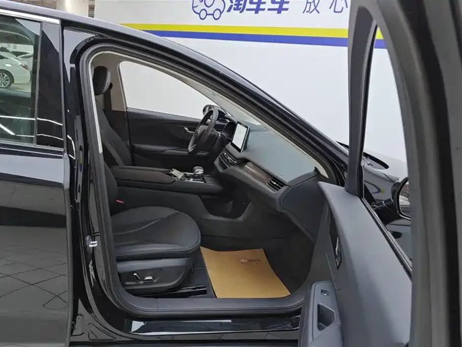 Hongqi E-QM5 2023 из CN, фото 5