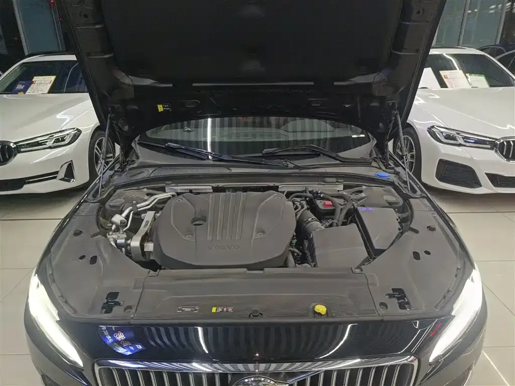 Volvo S90 2024 из CN, фото 4