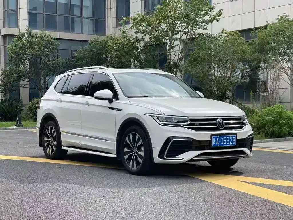 Volkswagen Tiguan L 2023 из CN, фото 10