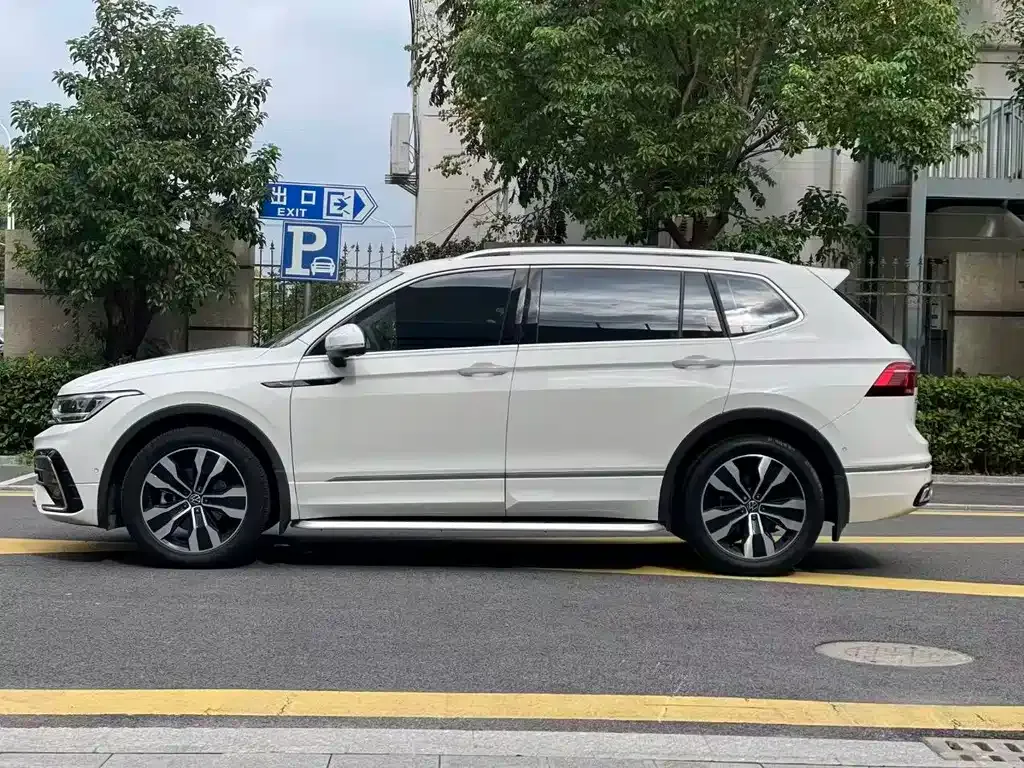 Volkswagen Tiguan L 2023 из CN, фото 9