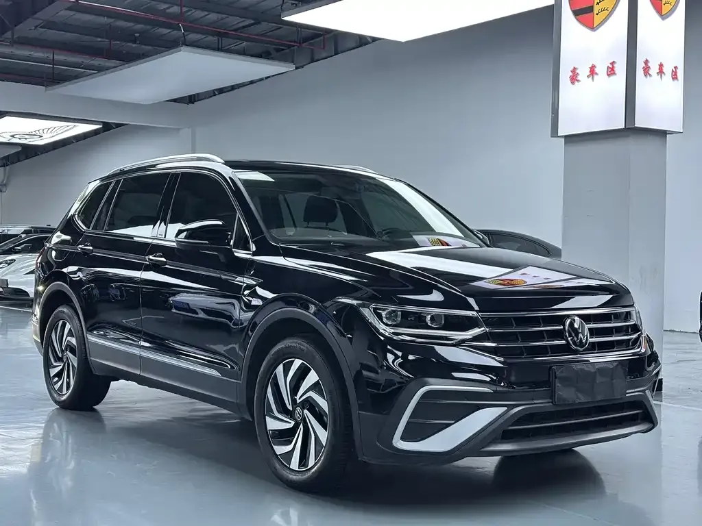 Volkswagen Tiguan L 2022 из CN, фото 2