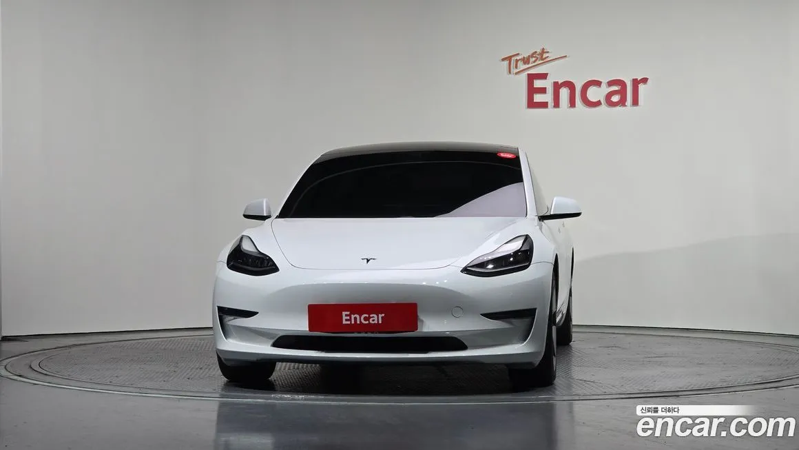 Tesla Model 3 — фото 7