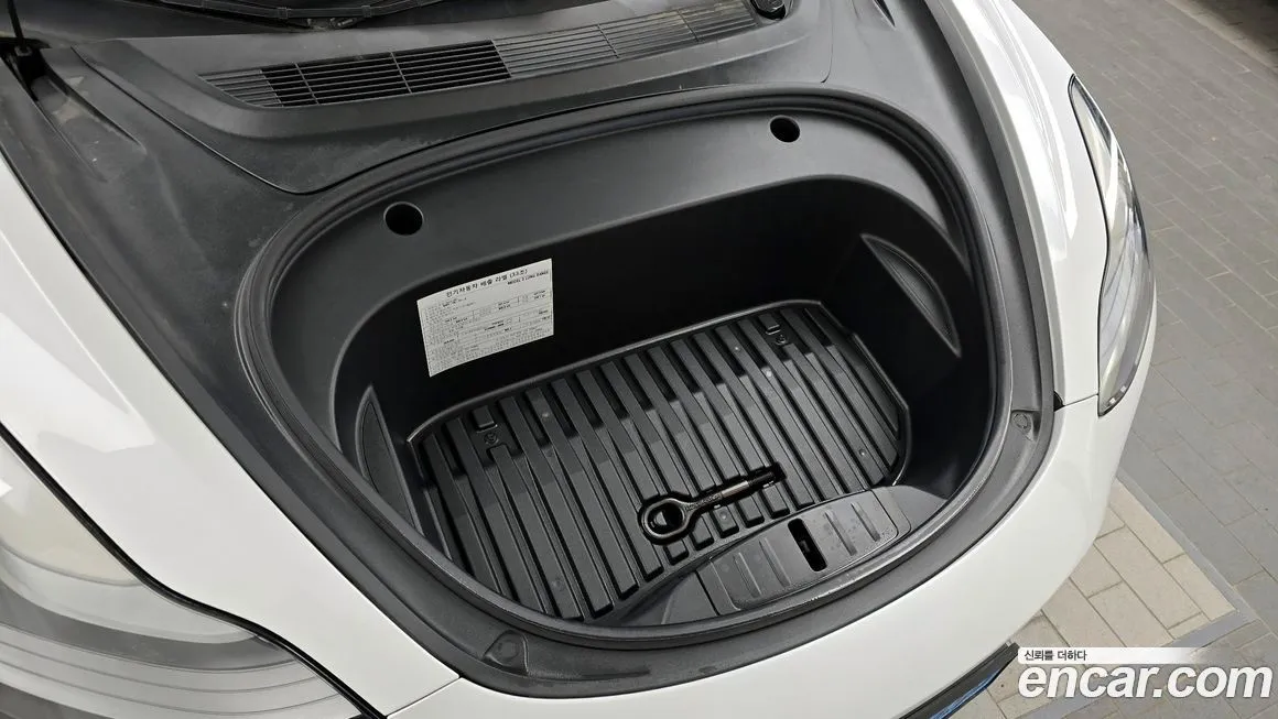 Tesla Model 3 — фото 10