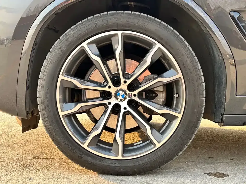 BMW X3 — фото 9