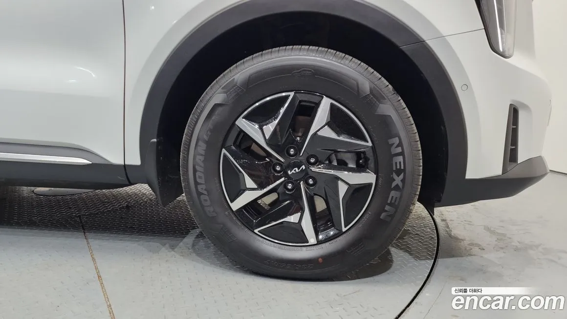Kia Sorento — фото 5