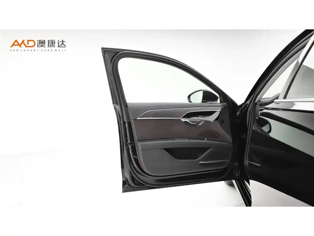 Audi A8 2023 из CN, фото 2